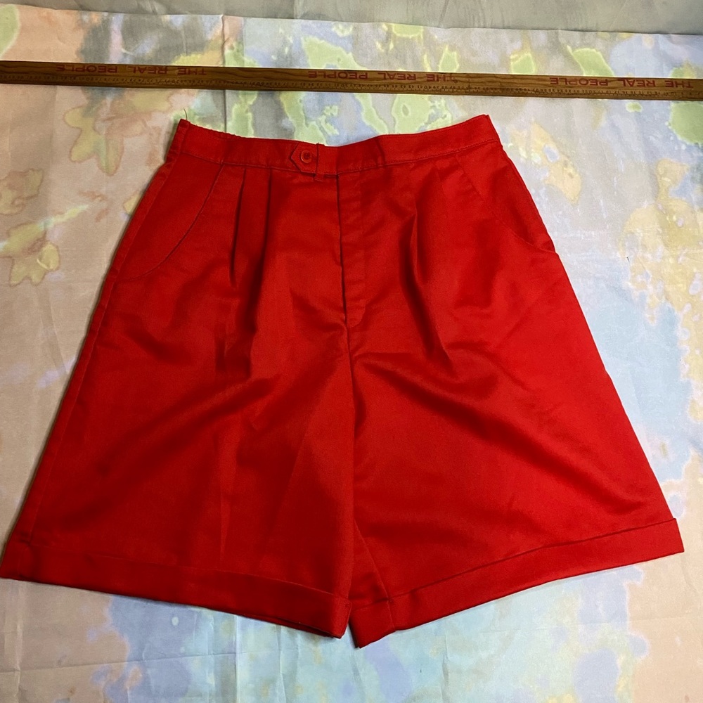 VTG Levi's Sportswear Sz 10 Women ELASTIC Waist Red High Waist MOM Shorts 80's